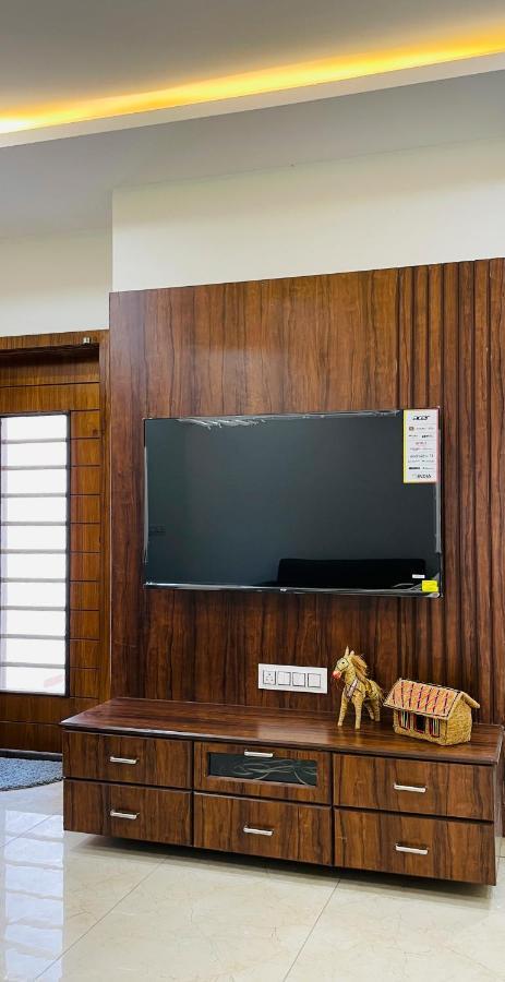 Luxurious 3 Bhk Villa In Bhuj - Shivani Homestay Eksteriør bilde